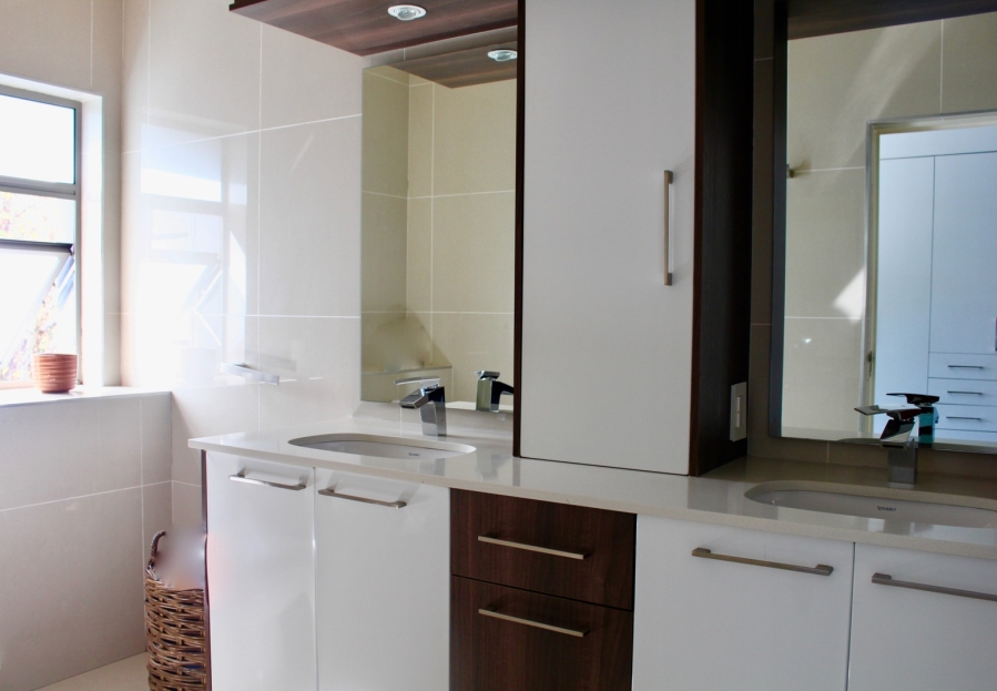 To Let 3 Bedroom Property for Rent in Oaklands Gauteng