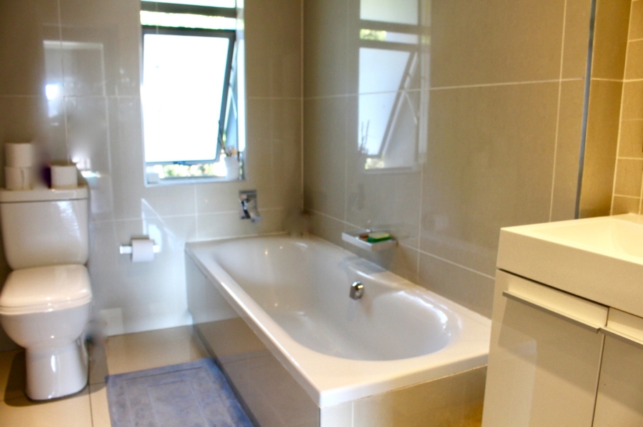 To Let 3 Bedroom Property for Rent in Oaklands Gauteng