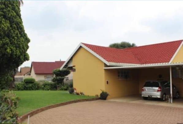 3 Bedroom Property for Sale in Edleen Gauteng