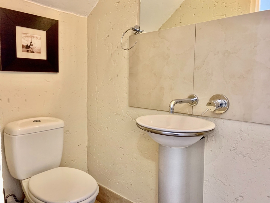 To Let 2 Bedroom Property for Rent in Morningside Gauteng