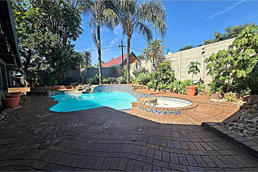 5 Bedroom Property for Sale in Wonderboom Gauteng