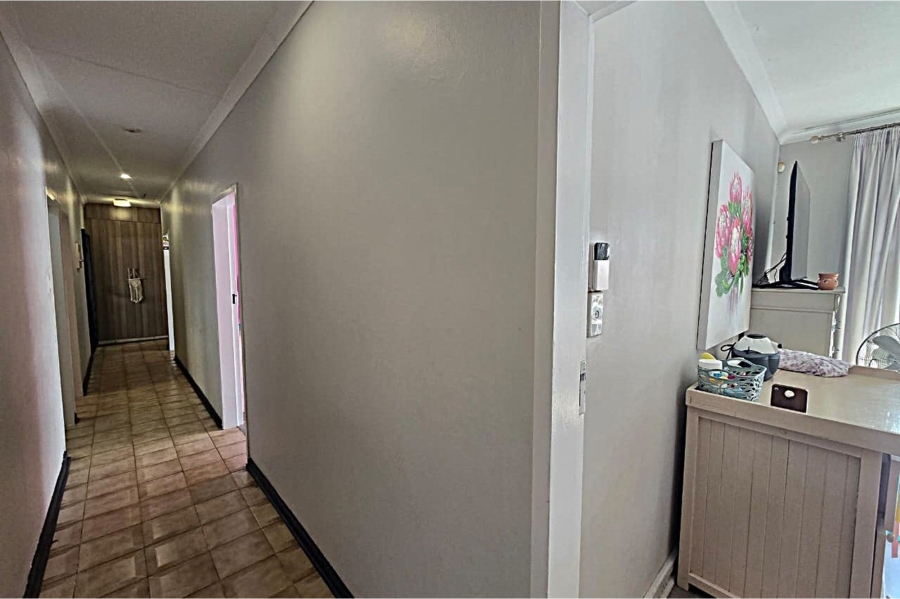 5 Bedroom Property for Sale in Wonderboom Gauteng