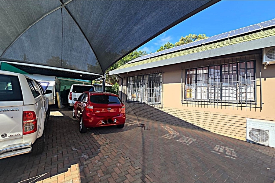 5 Bedroom Property for Sale in Wonderboom Gauteng