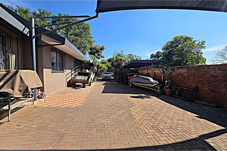 5 Bedroom Property for Sale in Wonderboom Gauteng