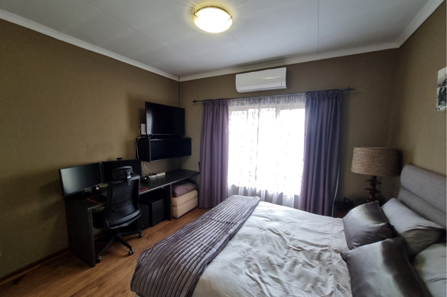 4 Bedroom Property for Sale in Moreleta Park Gauteng