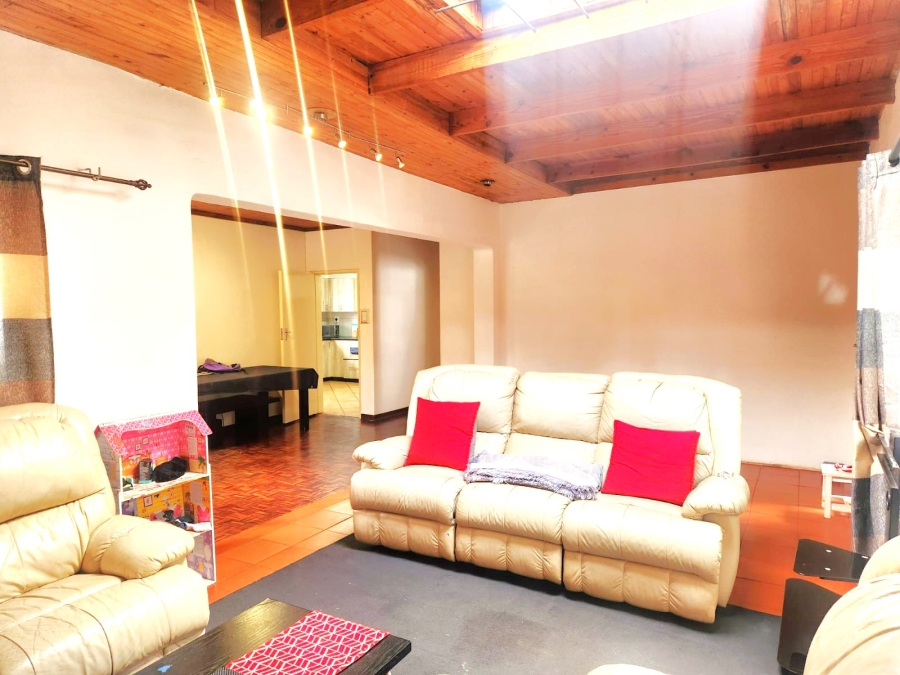 4 Bedroom Property for Sale in Doringkloof Gauteng