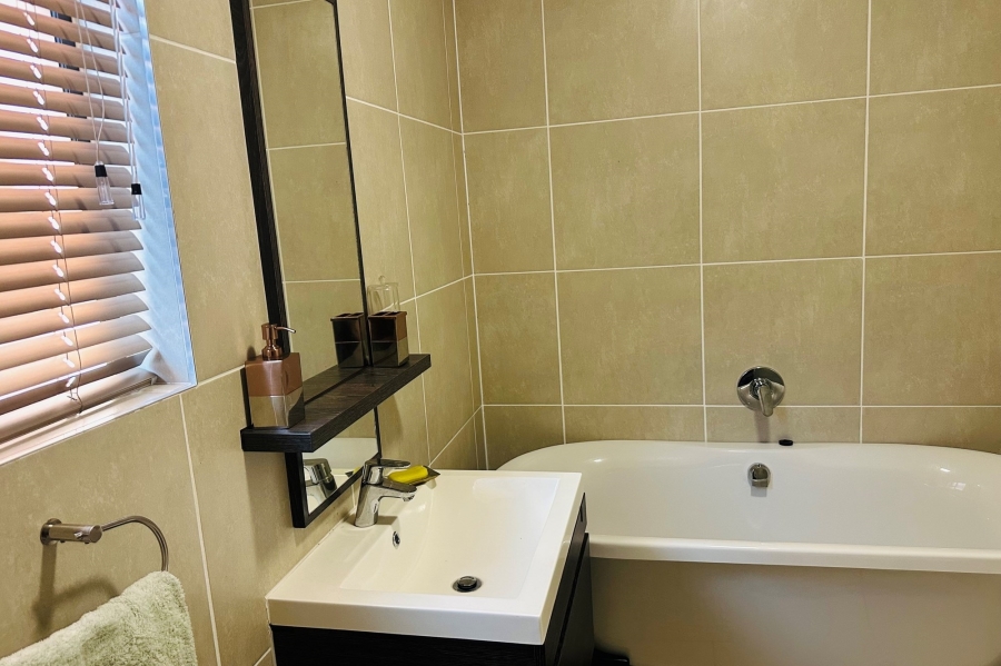 To Let 3 Bedroom Property for Rent in Olivedale Gauteng