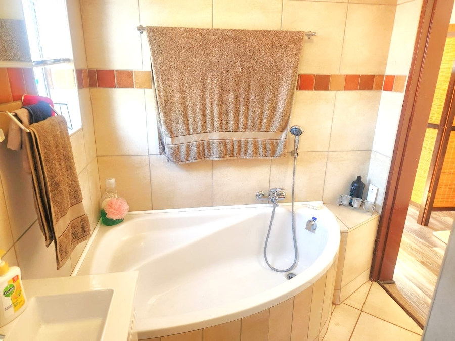 3 Bedroom Property for Sale in Doringkloof Gauteng