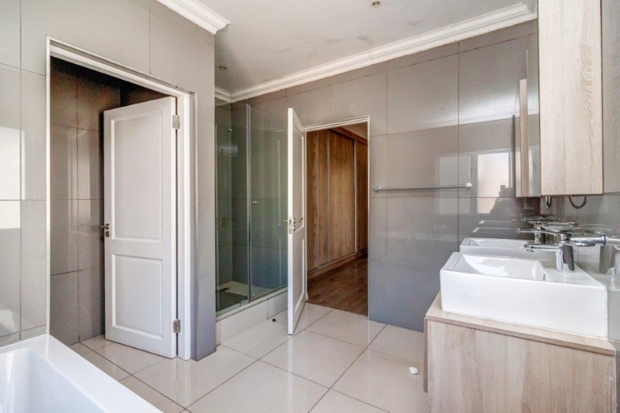 4 Bedroom Property for Sale in Hyde Park Gauteng