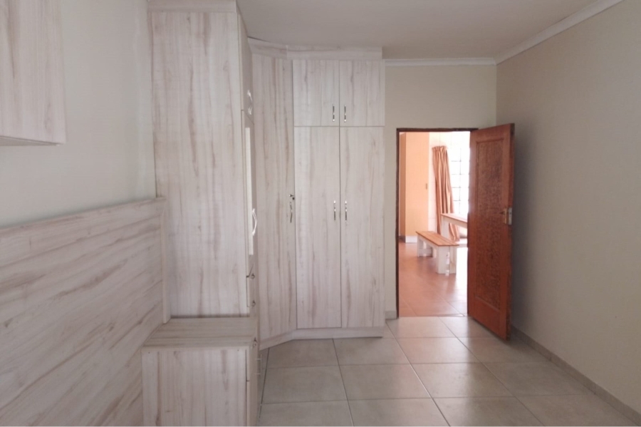 To Let 2 Bedroom Property for Rent in Greenside Gauteng