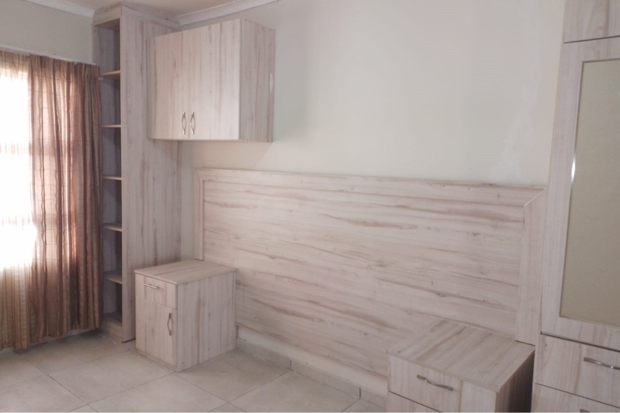 To Let 2 Bedroom Property for Rent in Greenside Gauteng
