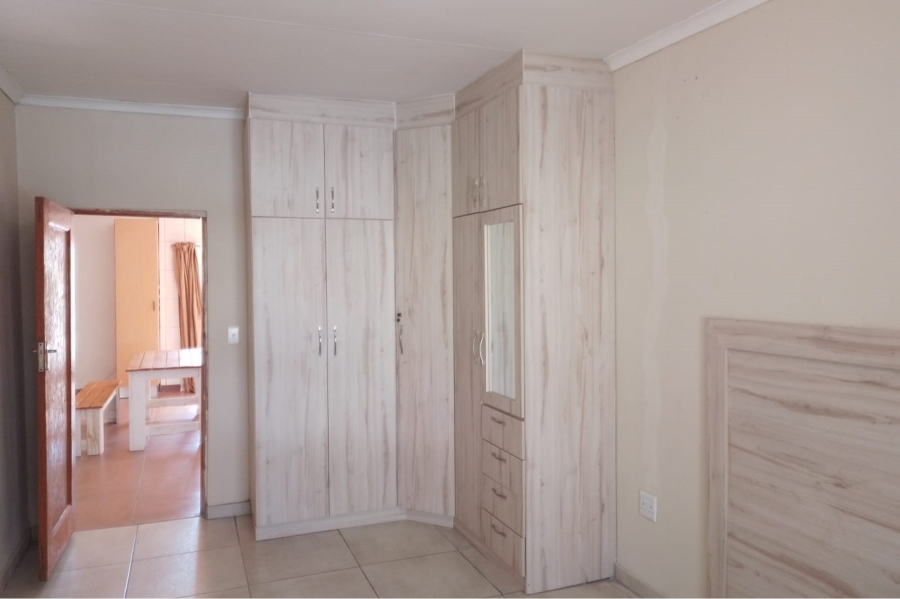 To Let 2 Bedroom Property for Rent in Greenside Gauteng