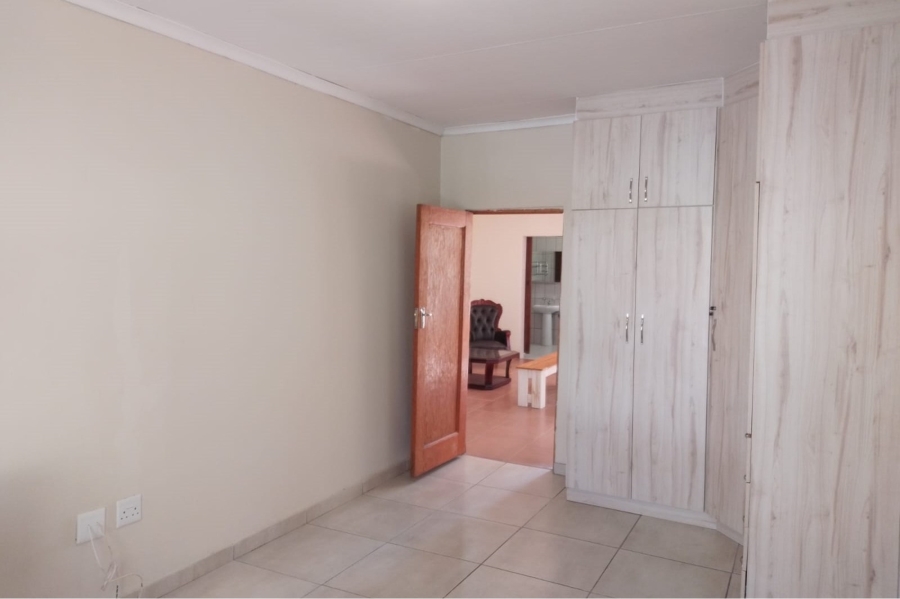 To Let 2 Bedroom Property for Rent in Greenside Gauteng