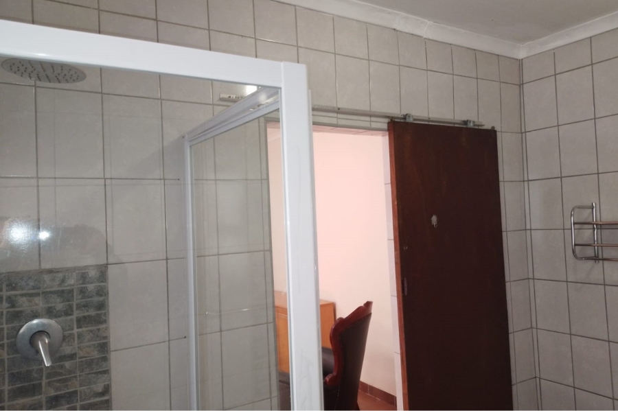 To Let 2 Bedroom Property for Rent in Greenside Gauteng