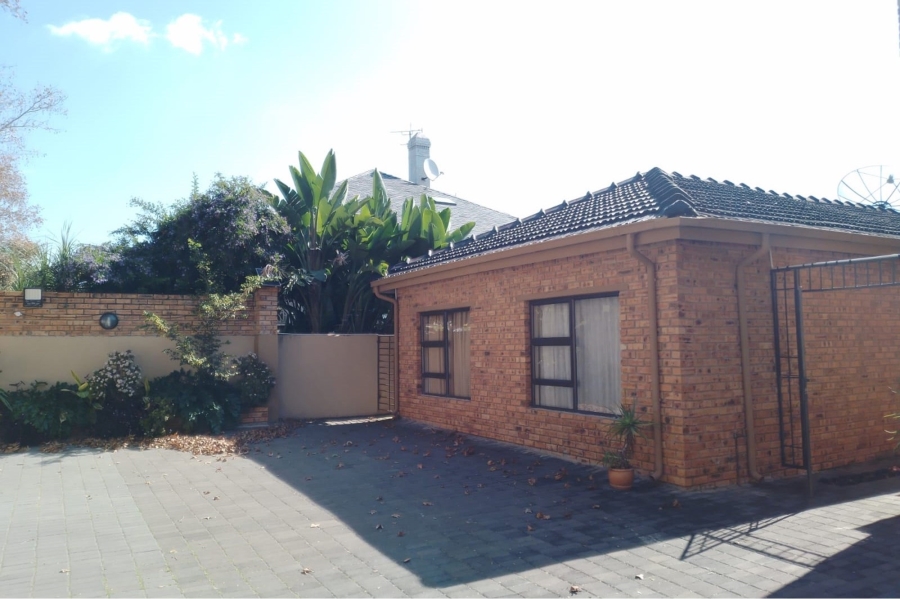To Let 2 Bedroom Property for Rent in Greenside Gauteng
