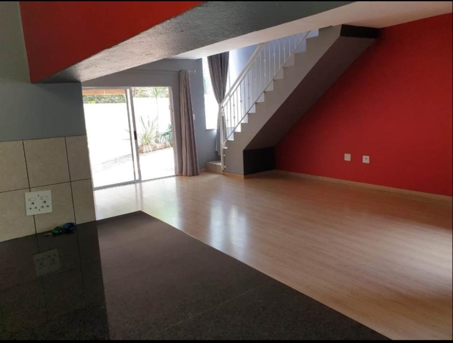 To Let 3 Bedroom Property for Rent in Strubensvallei Gauteng