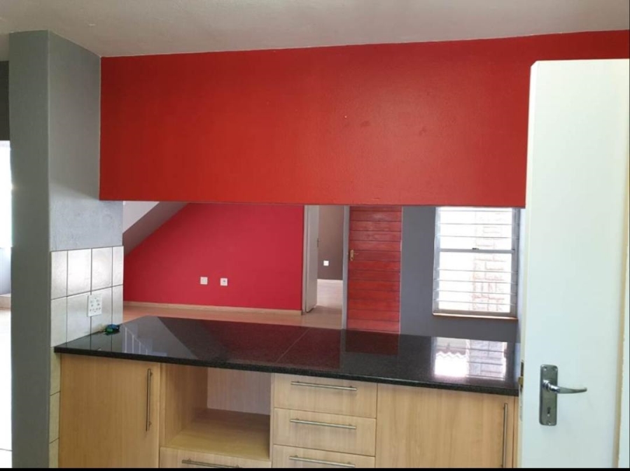 To Let 3 Bedroom Property for Rent in Strubensvallei Gauteng