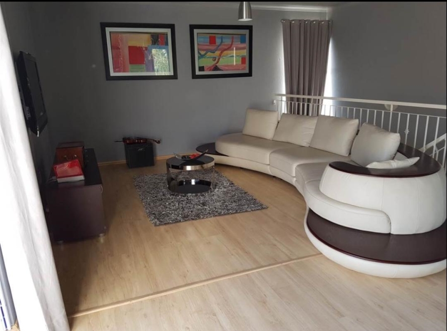 To Let 3 Bedroom Property for Rent in Strubensvallei Gauteng