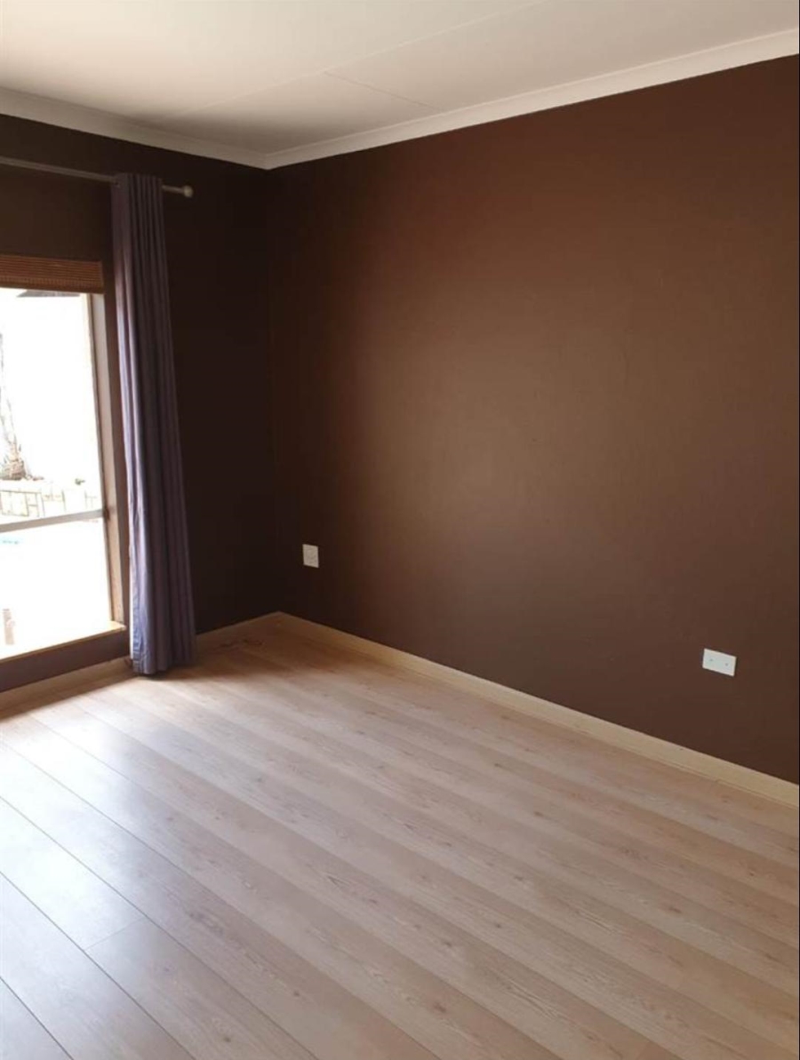 To Let 3 Bedroom Property for Rent in Strubensvallei Gauteng