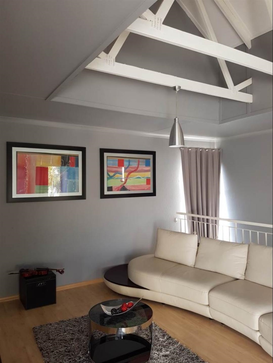 To Let 3 Bedroom Property for Rent in Strubensvallei Gauteng