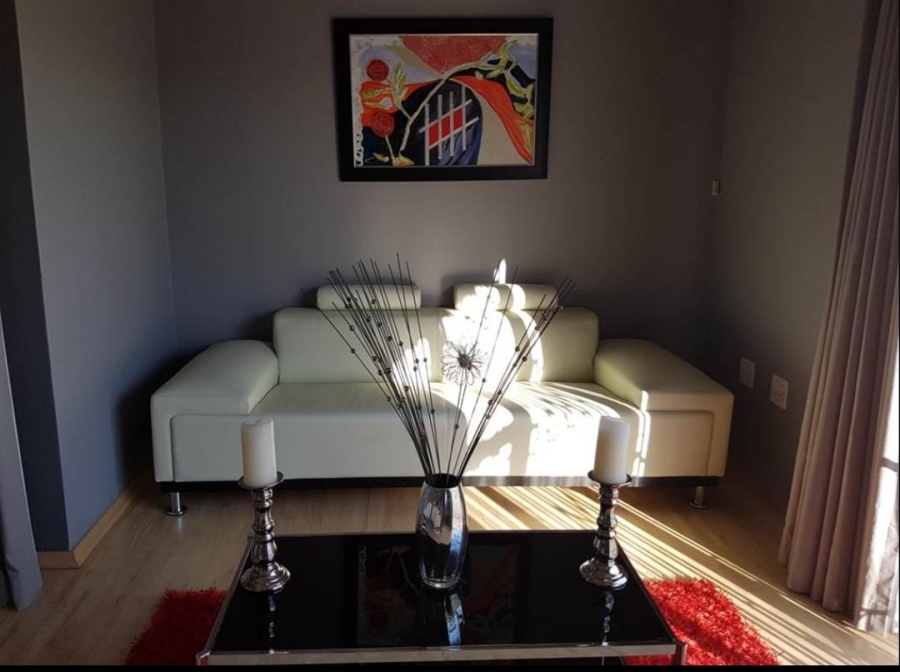 To Let 3 Bedroom Property for Rent in Strubensvallei Gauteng