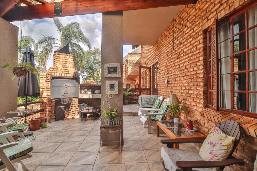 4 Bedroom Property for Sale in Moreleta Park Gauteng