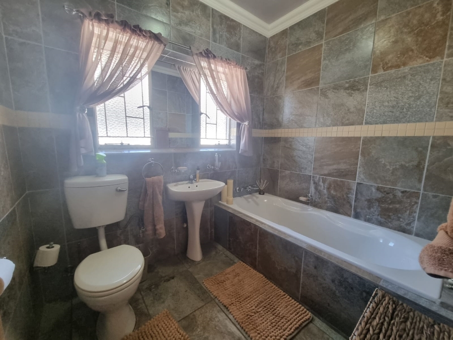 3 Bedroom Property for Sale in Arcon Park Gauteng