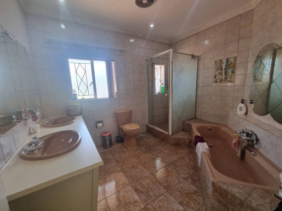 3 Bedroom Property for Sale in Three Rivers Gauteng