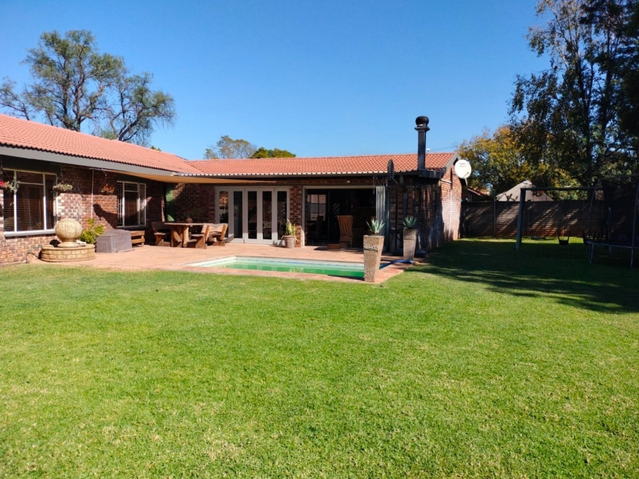 4 Bedroom Property for Sale in Golf Park Gauteng