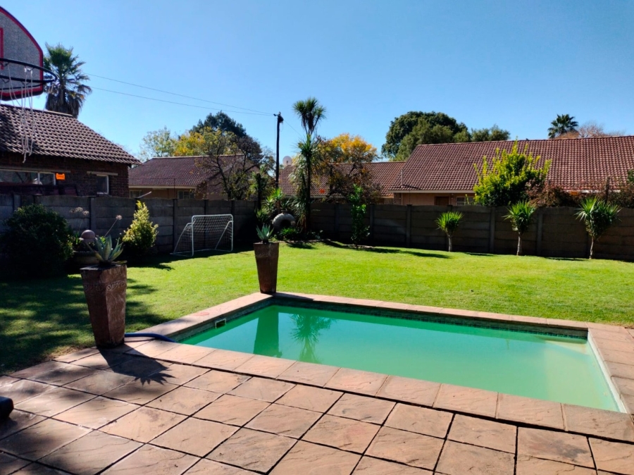 4 Bedroom Property for Sale in Golf Park Gauteng