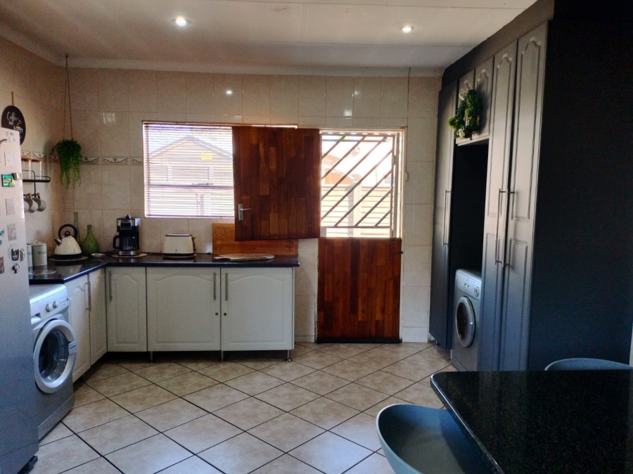 4 Bedroom Property for Sale in Golf Park Gauteng