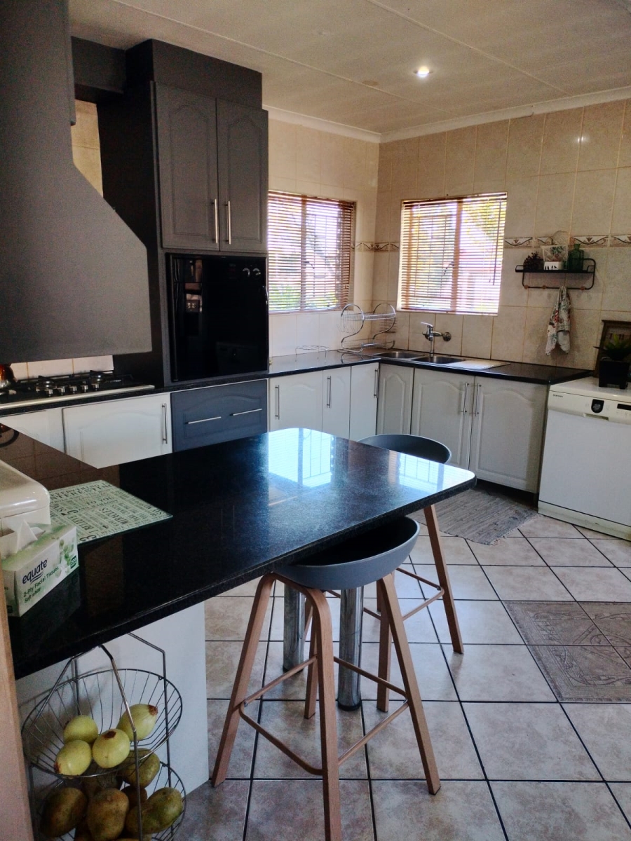 4 Bedroom Property for Sale in Golf Park Gauteng