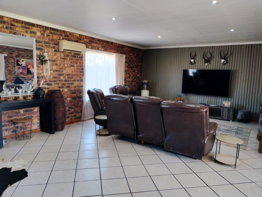 4 Bedroom Property for Sale in Golf Park Gauteng