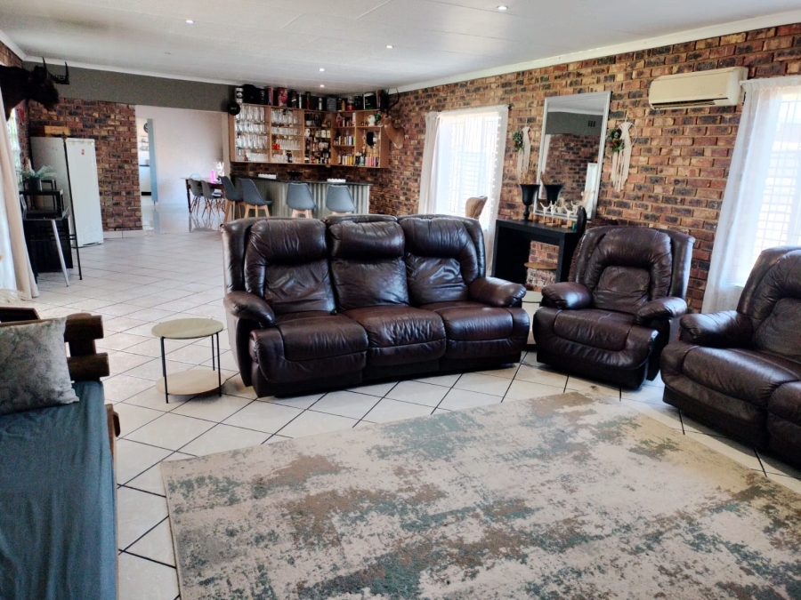 4 Bedroom Property for Sale in Golf Park Gauteng