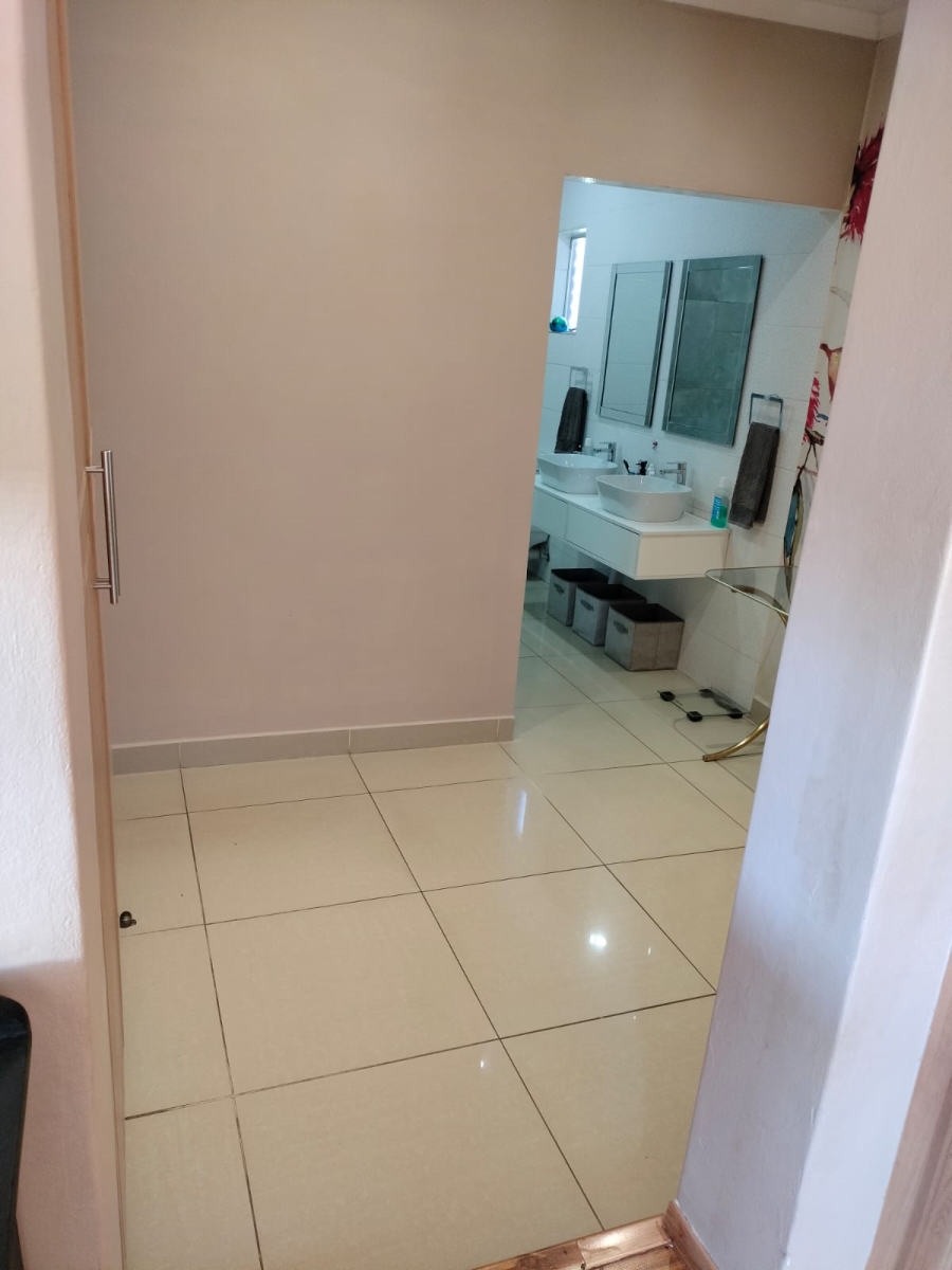 4 Bedroom Property for Sale in Golf Park Gauteng