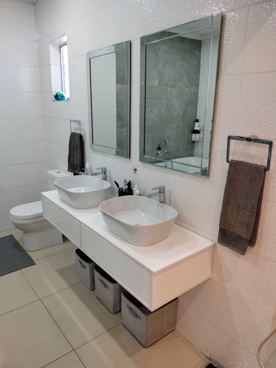 4 Bedroom Property for Sale in Golf Park Gauteng