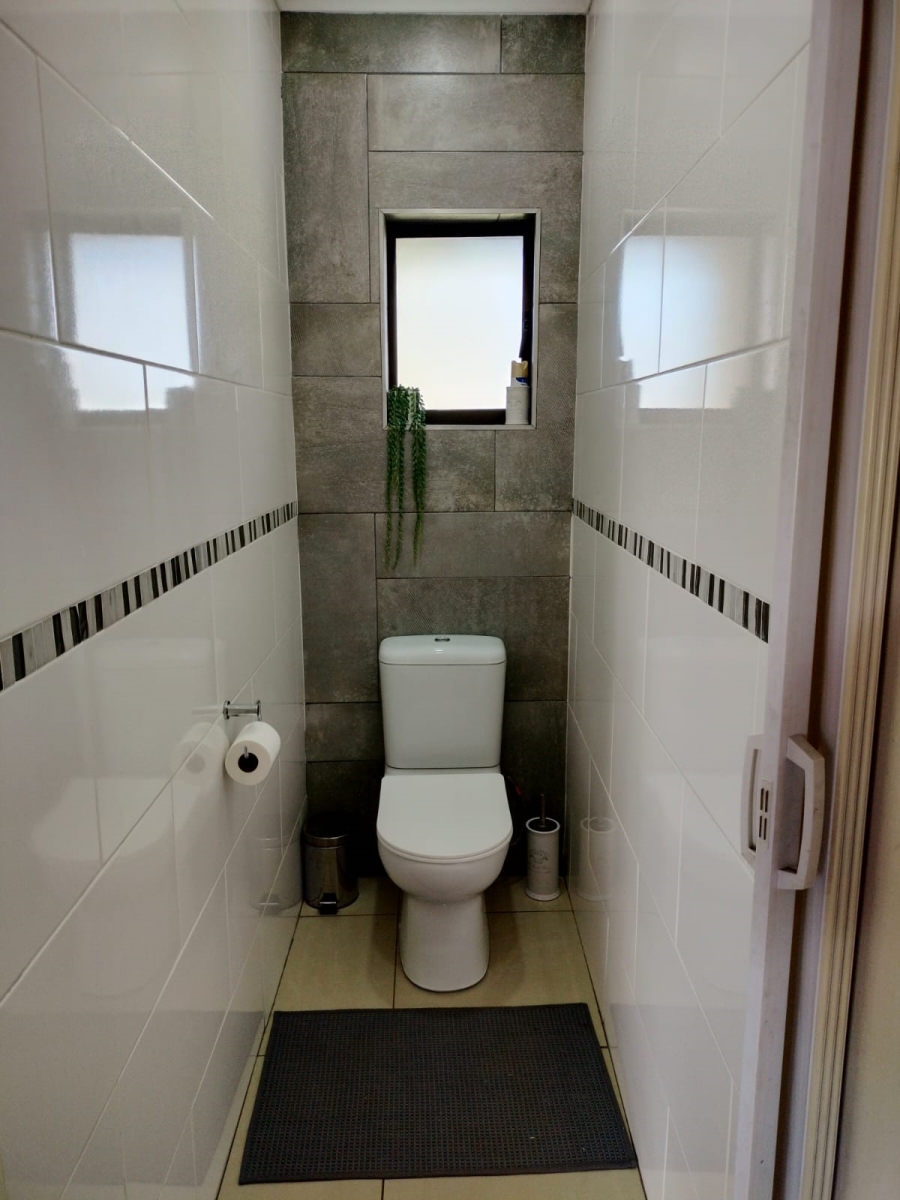 4 Bedroom Property for Sale in Golf Park Gauteng