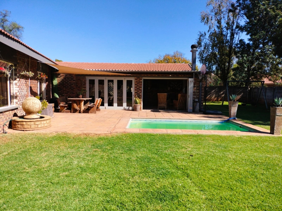 4 Bedroom Property for Sale in Golf Park Gauteng
