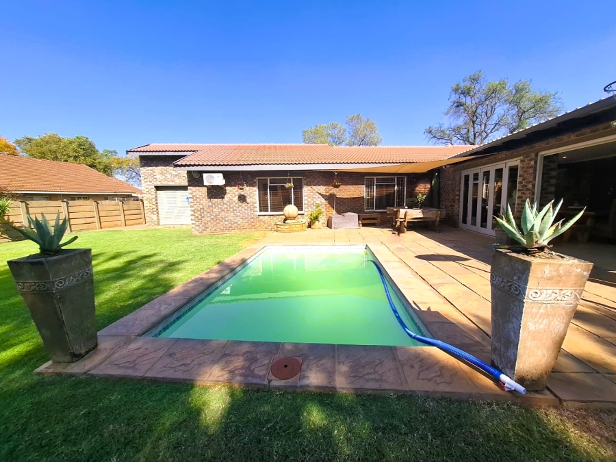 4 Bedroom Property for Sale in Golf Park Gauteng