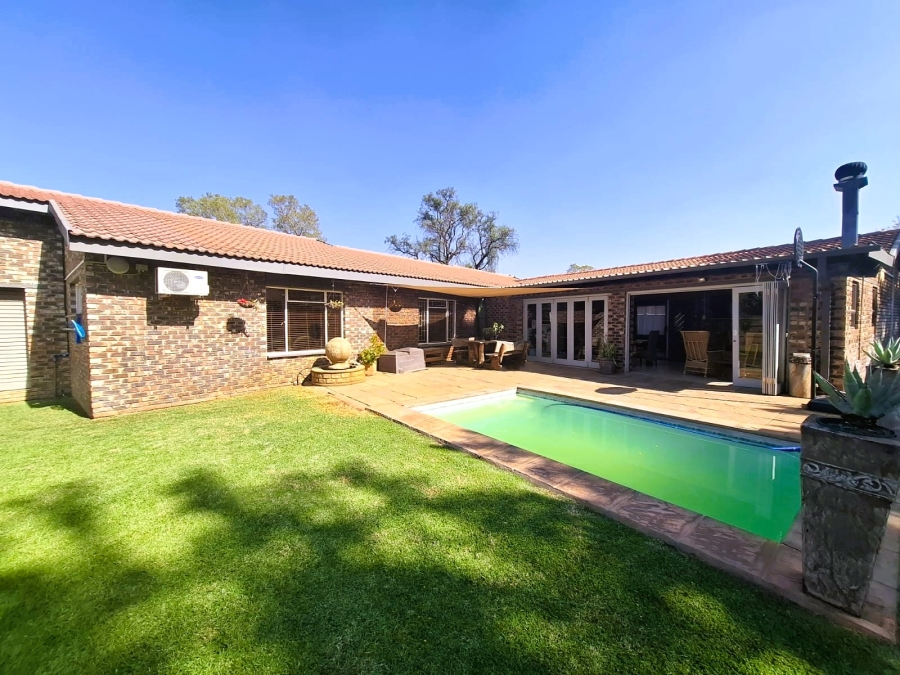 4 Bedroom Property for Sale in Golf Park Gauteng