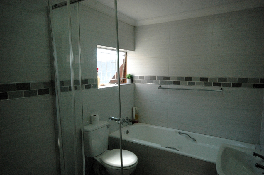 3 Bedroom Property for Sale in Elardus Park Gauteng