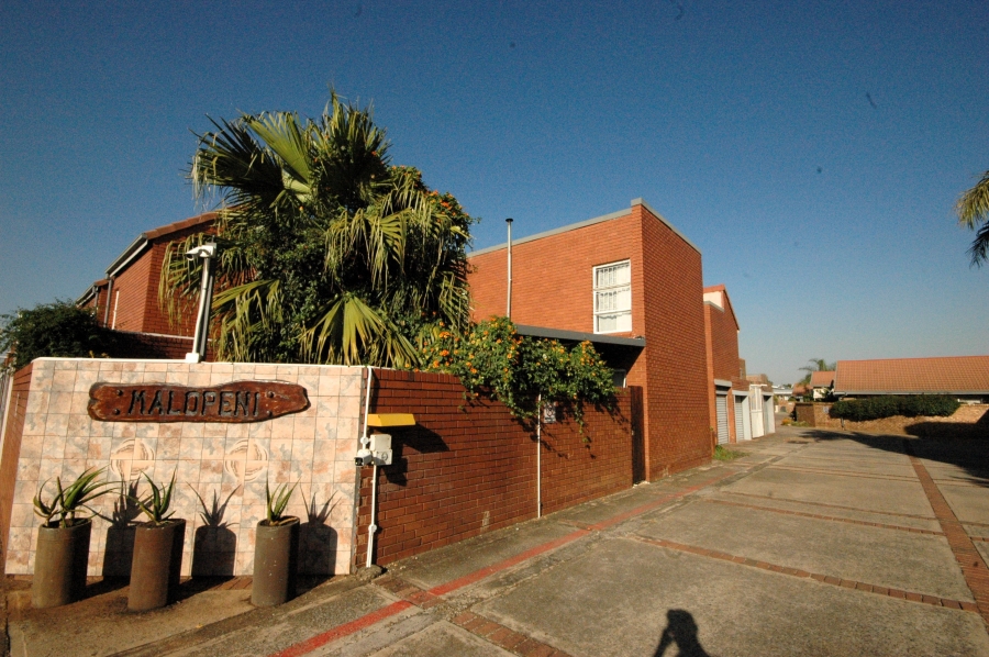 3 Bedroom Property for Sale in Elardus Park Gauteng