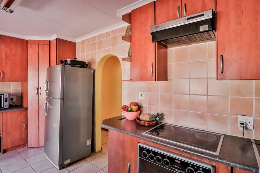 To Let 2 Bedroom Property for Rent in Theresa Park Gauteng