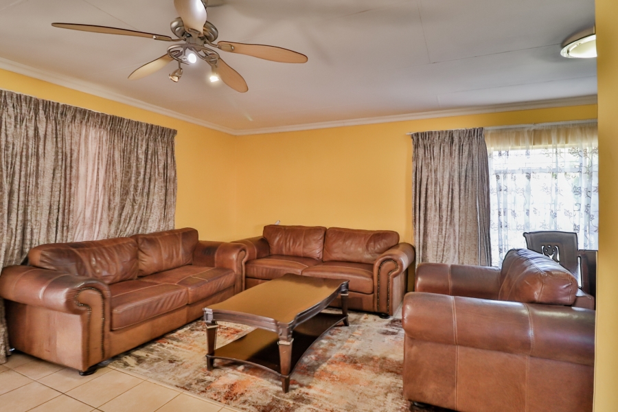 To Let 2 Bedroom Property for Rent in Theresa Park Gauteng