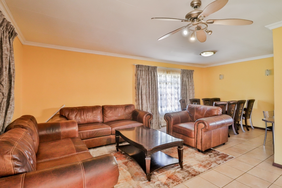 To Let 2 Bedroom Property for Rent in Theresa Park Gauteng