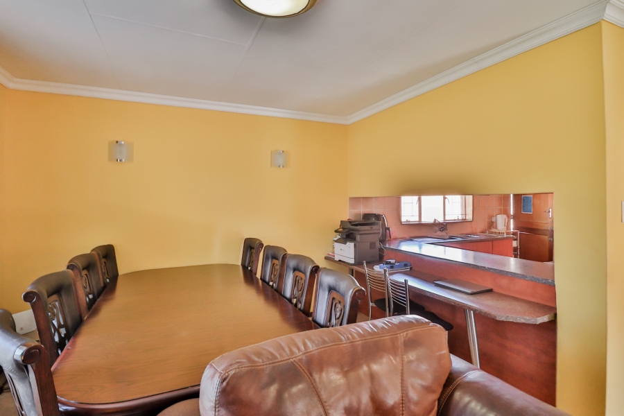 To Let 2 Bedroom Property for Rent in Theresa Park Gauteng
