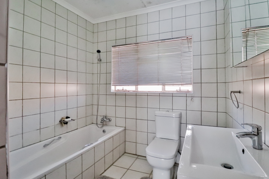 To Let 2 Bedroom Property for Rent in Theresa Park Gauteng