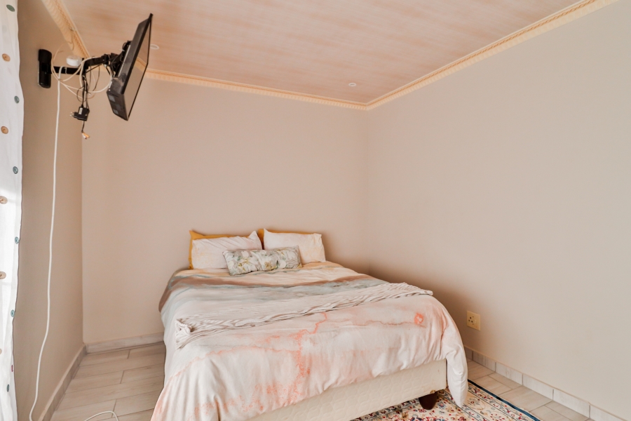 To Let 2 Bedroom Property for Rent in Theresa Park Gauteng