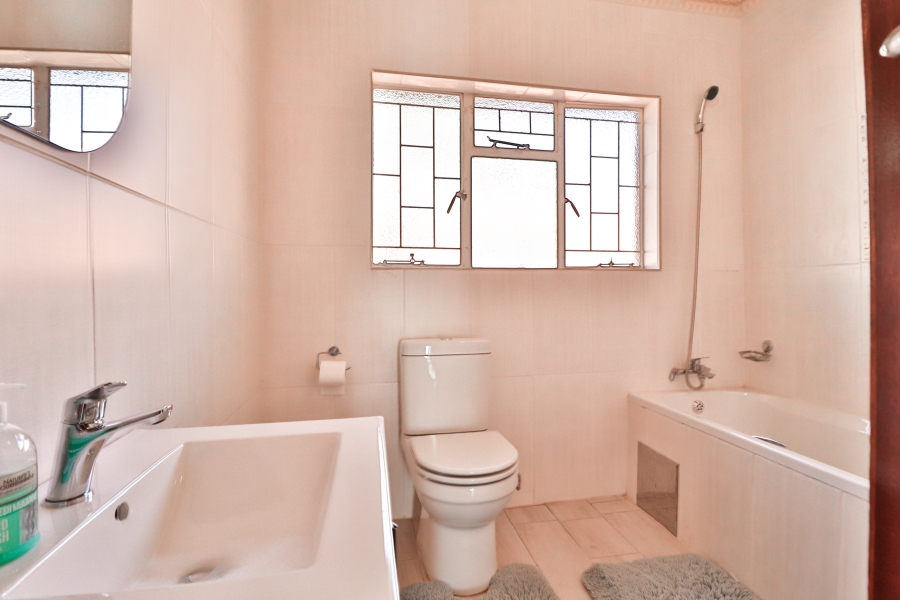 To Let 2 Bedroom Property for Rent in Theresa Park Gauteng