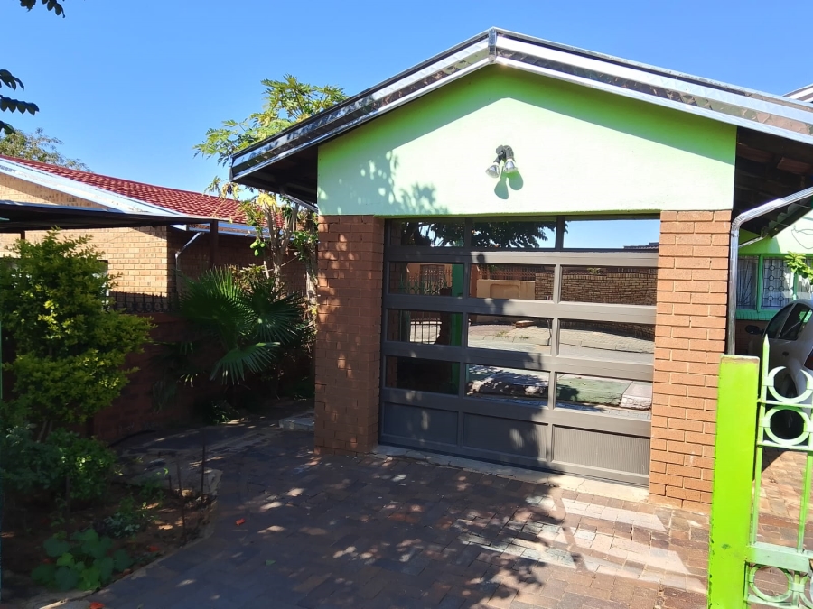 4 Bedroom Property for Sale in Soshanguve BB Gauteng